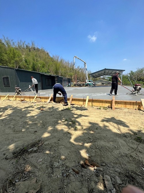 高雄美濃地坪灌漿